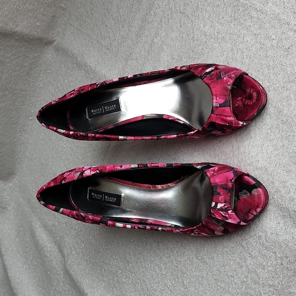 WHITE HOUSE BLACK MARKET APPLE OPEN TOE FLORAL HIGH HEEL PUMPS SIZE 8.5 M